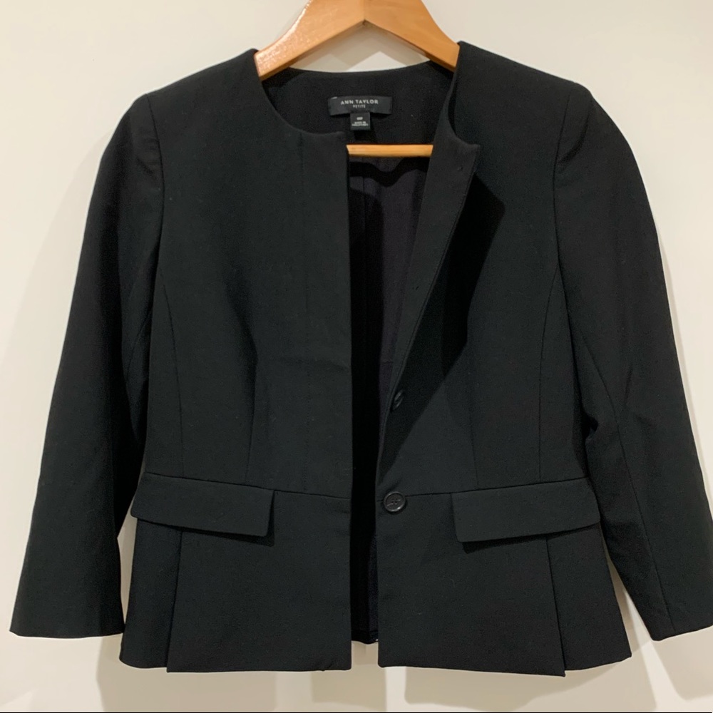 ANN TAYLOR | PETITE PEPLUM BLAZER JACKET (Black)